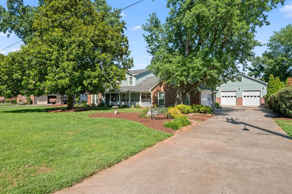 2240 Racquet Club Drive Murfreesboro TN 37128