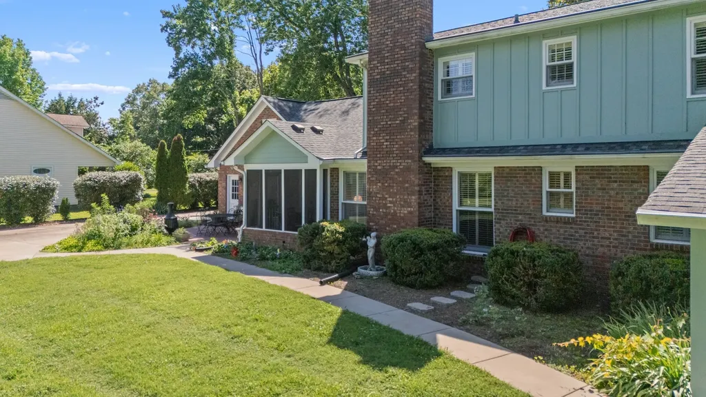 2240 Racquet Club Drive Murfreesboro TN 37128