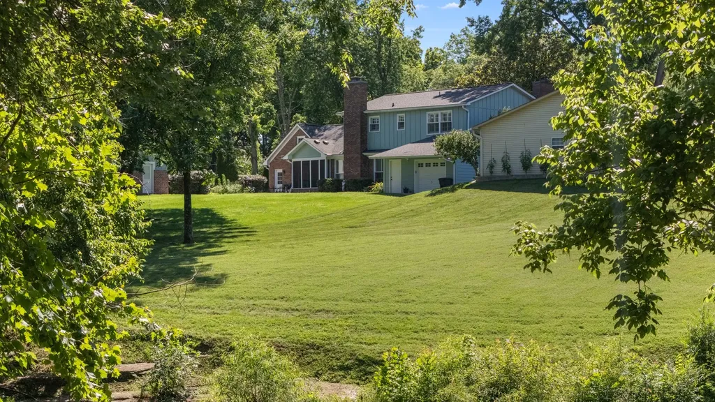 2240 Racquet Club Drive Murfreesboro TN 37128