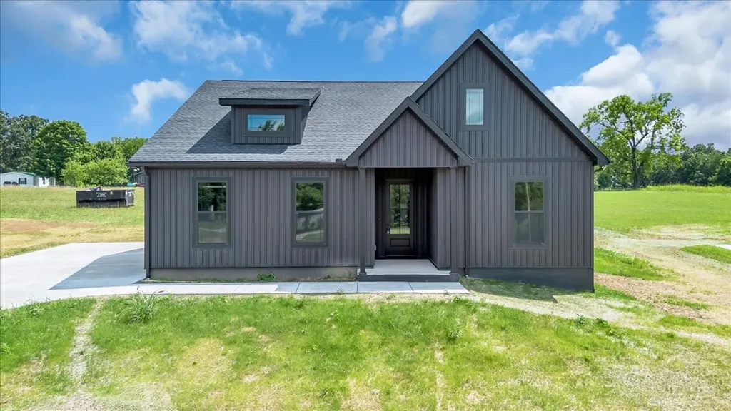 1521 Smartt Station Road Morrison TN 37357