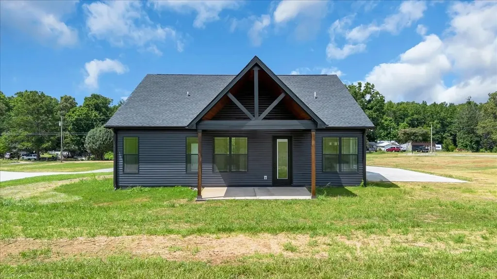 1521 Smartt Station Road Morrison TN 37357