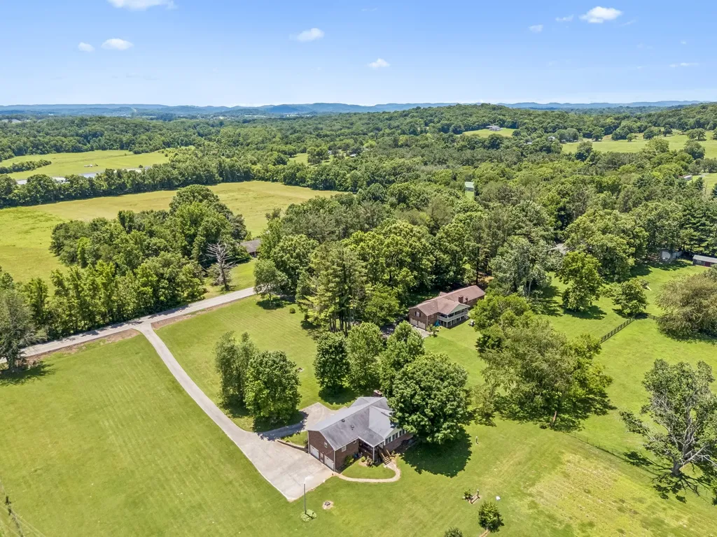 2272 Osburn Road Arrington TN 37014