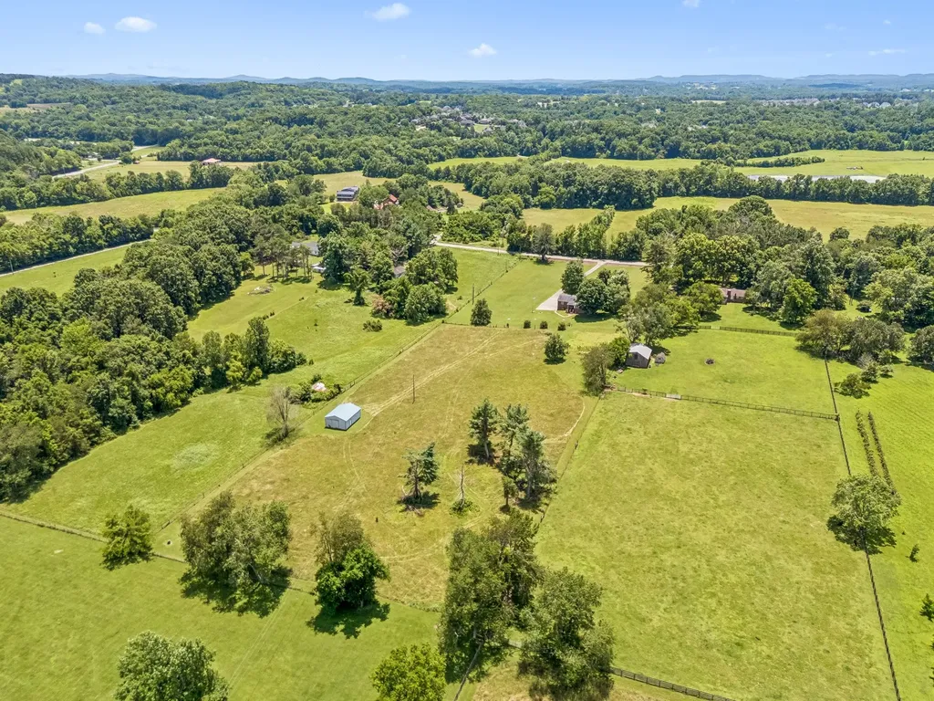 2272 Osburn Road Arrington TN 37014