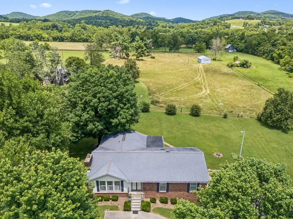 2272 Osburn Road Arrington TN 37014
