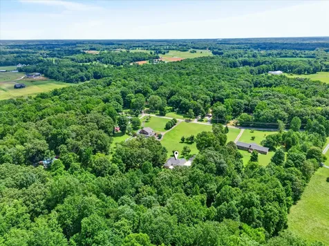 3549 Thomasville Road Chapmansboro TN 37035