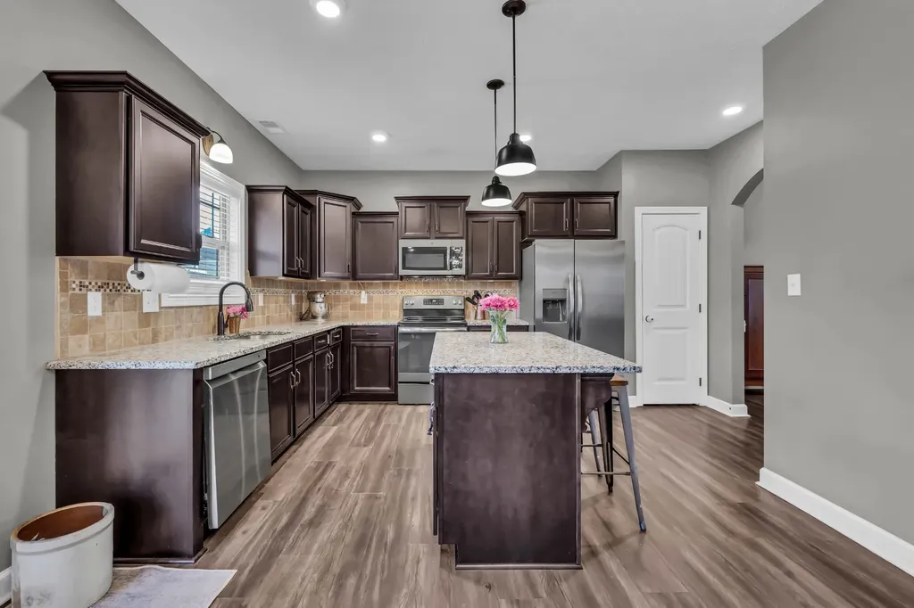 109 Easton Drive Clarksville TN 37043
