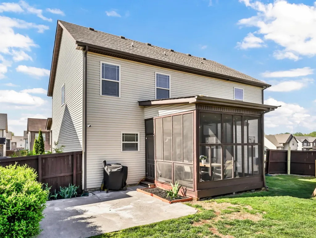 109 Easton Drive Clarksville TN 37043