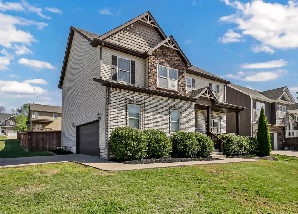 109 Easton Drive Clarksville TN 37043
