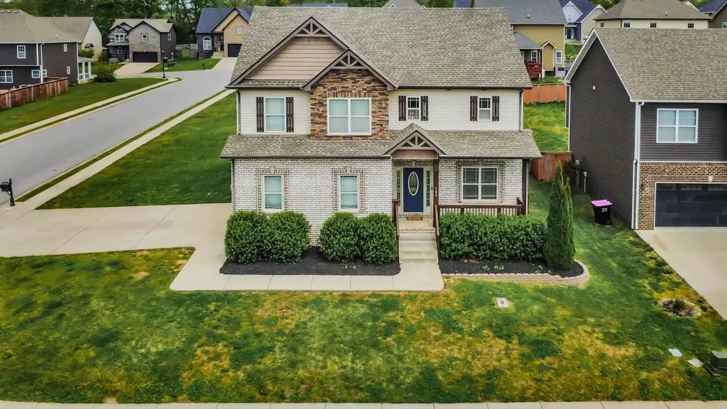 109 Easton Drive Clarksville TN 37043