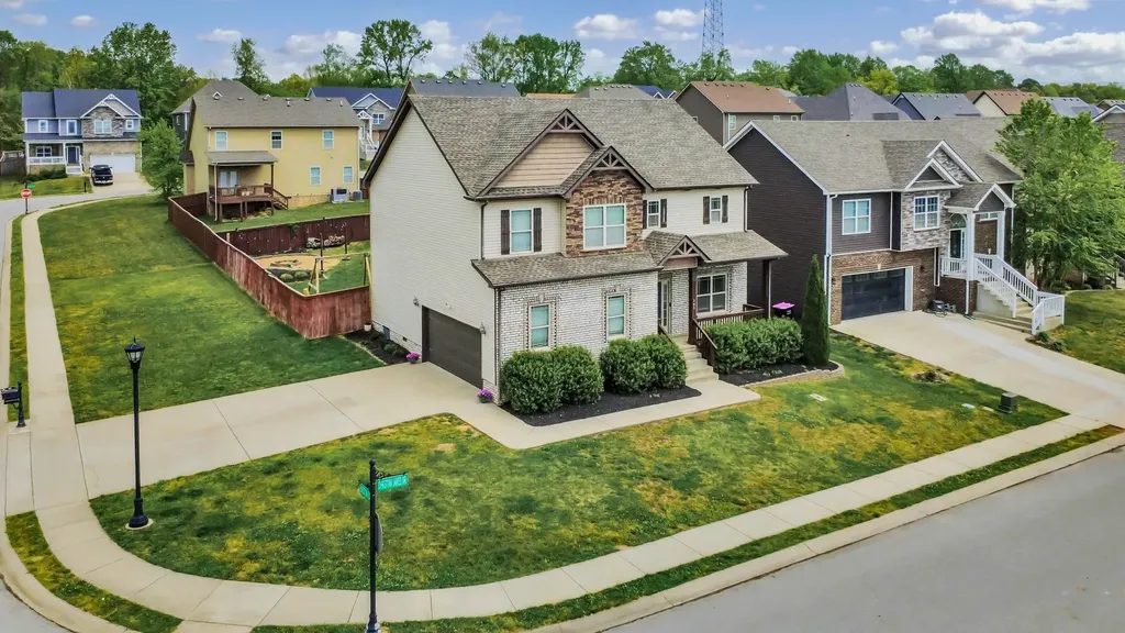 109 Easton Drive Clarksville TN 37043
