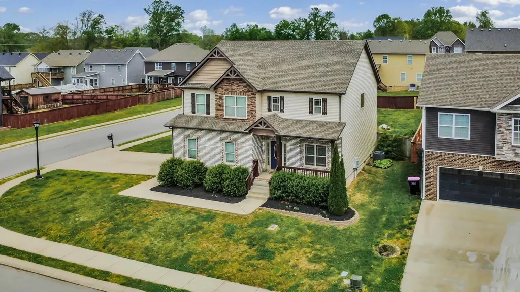 109 Easton Drive Clarksville TN 37043