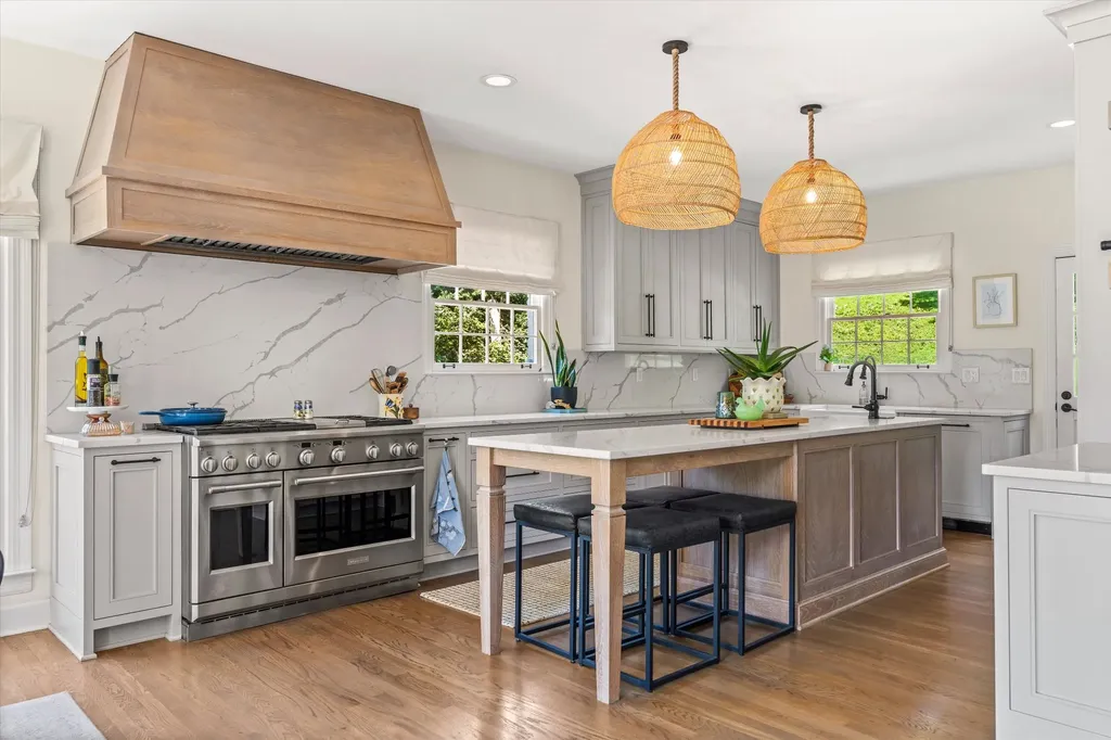5360 Hillsboro Pike Nashville TN 37215
