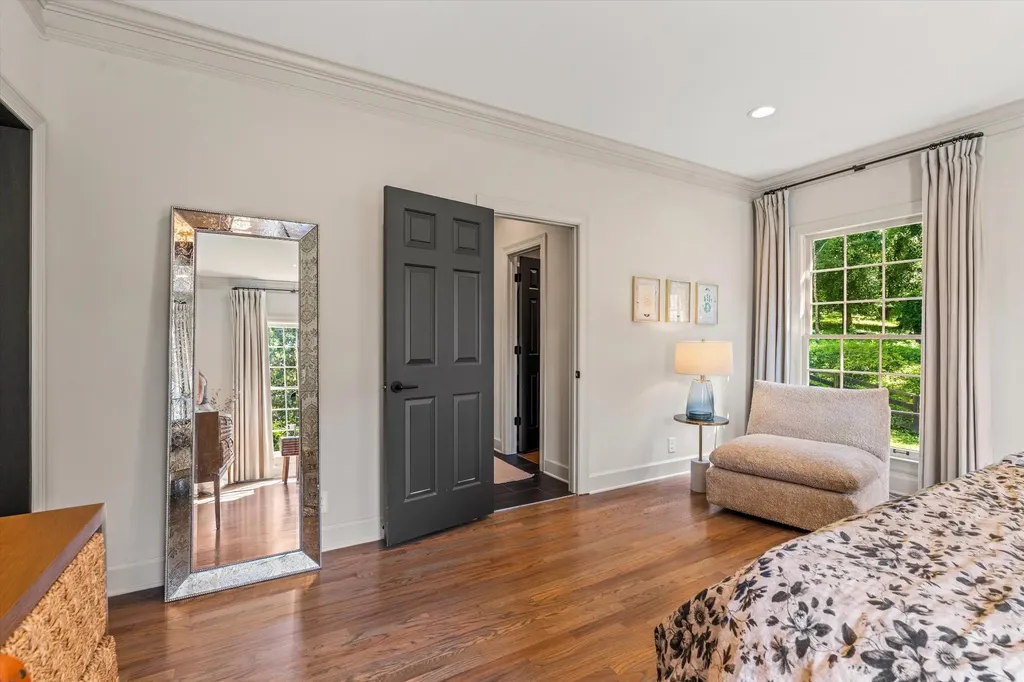 5360 Hillsboro Pike Nashville TN 37215