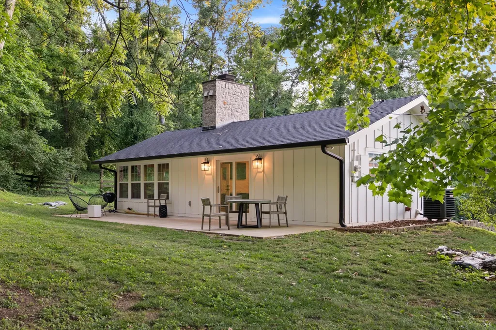 5360 Hillsboro Pike Nashville TN 37215