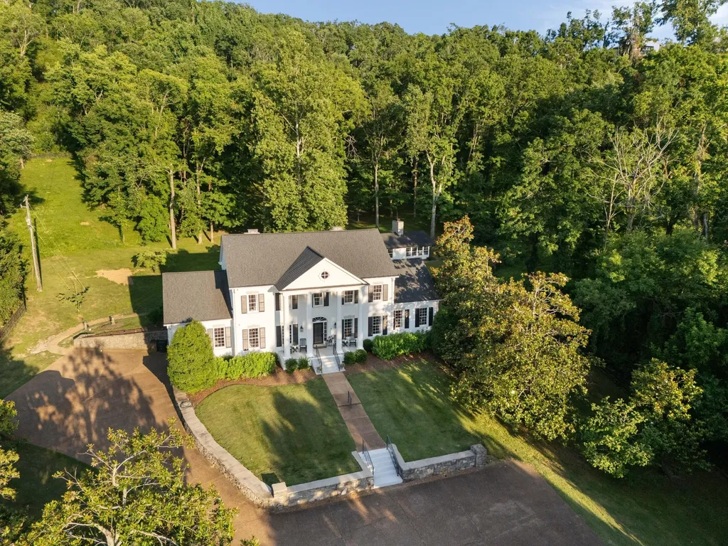 5360 Hillsboro Pike Nashville TN 37215