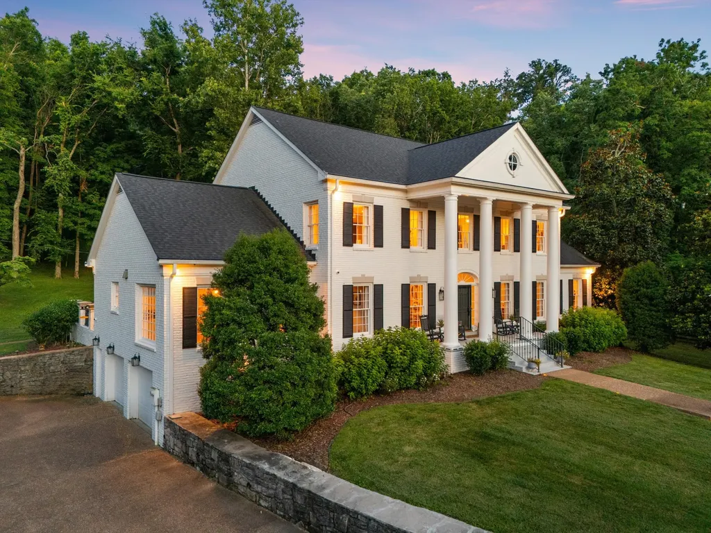 5360 Hillsboro Pike Nashville TN 37215