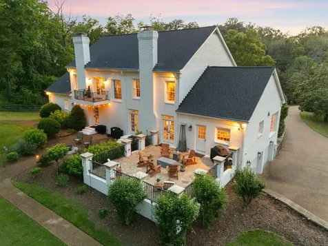 5360 Hillsboro Pike Nashville TN 37215