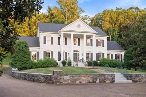 5360 Hillsboro Pike Nashville TN 37215