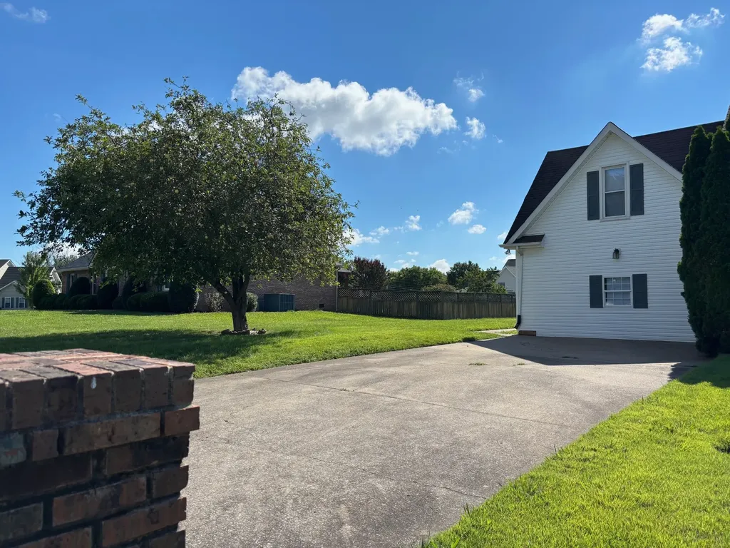 3321 Greenspoint Drive Clarksville TN 37042