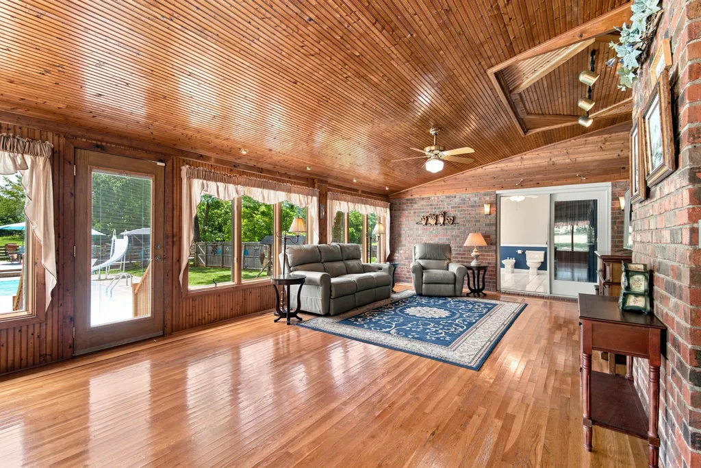 1004 Longview Drive Hendersonville TN 37075