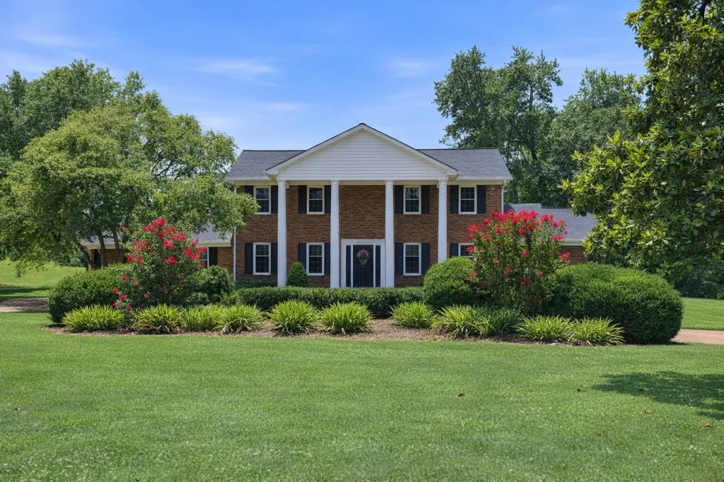 1004 Longview Drive Hendersonville TN 37075