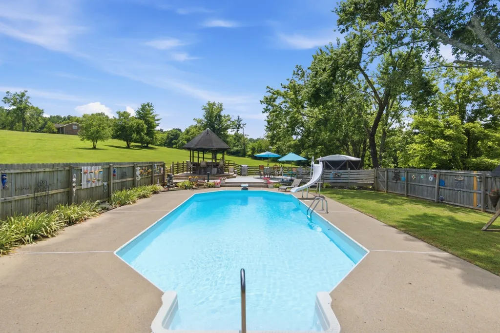 1004 Longview Drive Hendersonville TN 37075