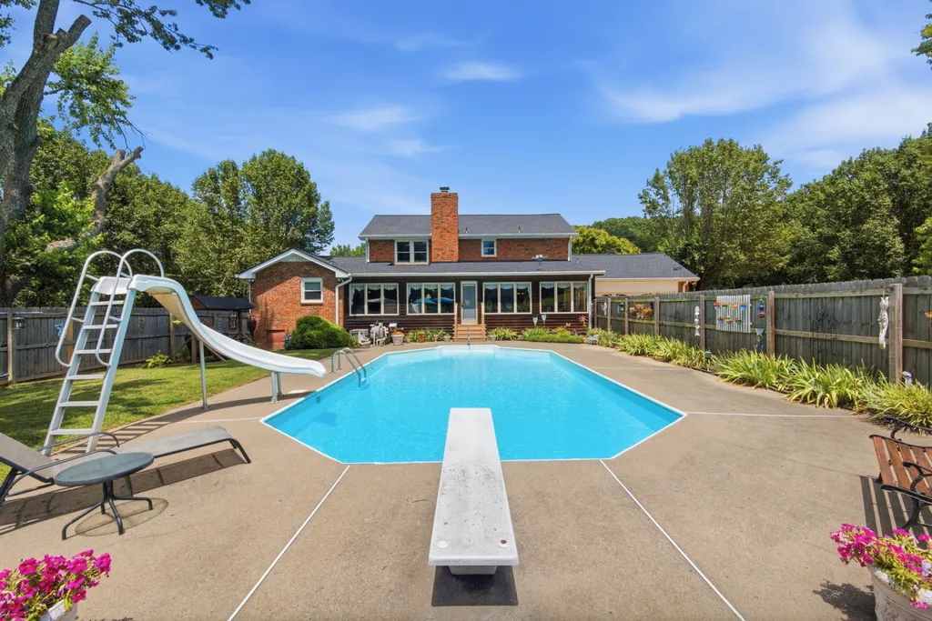 1004 Longview Drive Hendersonville TN 37075