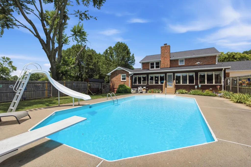 1004 Longview Drive Hendersonville TN 37075