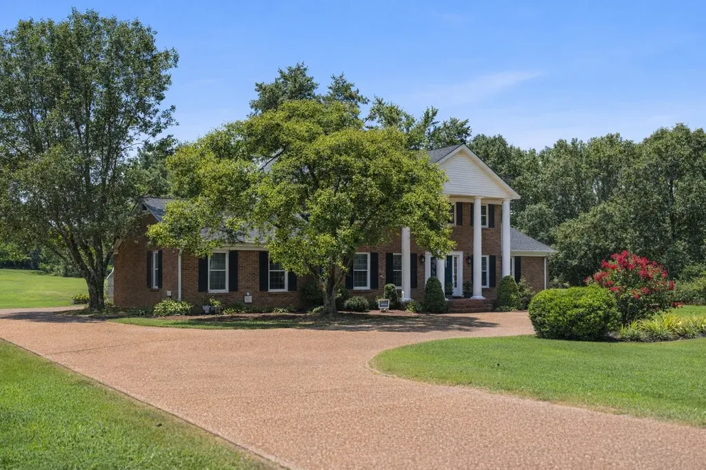 1004 Longview Drive Hendersonville TN 37075
