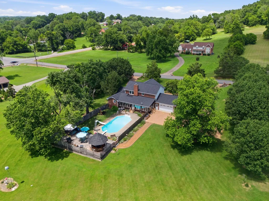 1004 Longview Drive Hendersonville TN 37075