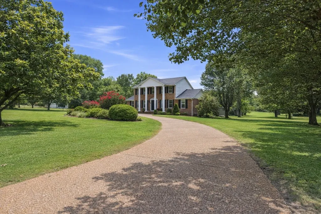1004 Longview Drive Hendersonville TN 37075