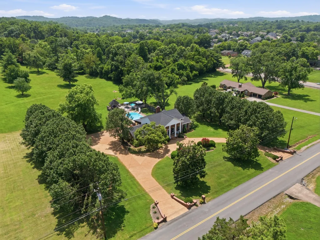 1004 Longview Drive Hendersonville TN 37075
