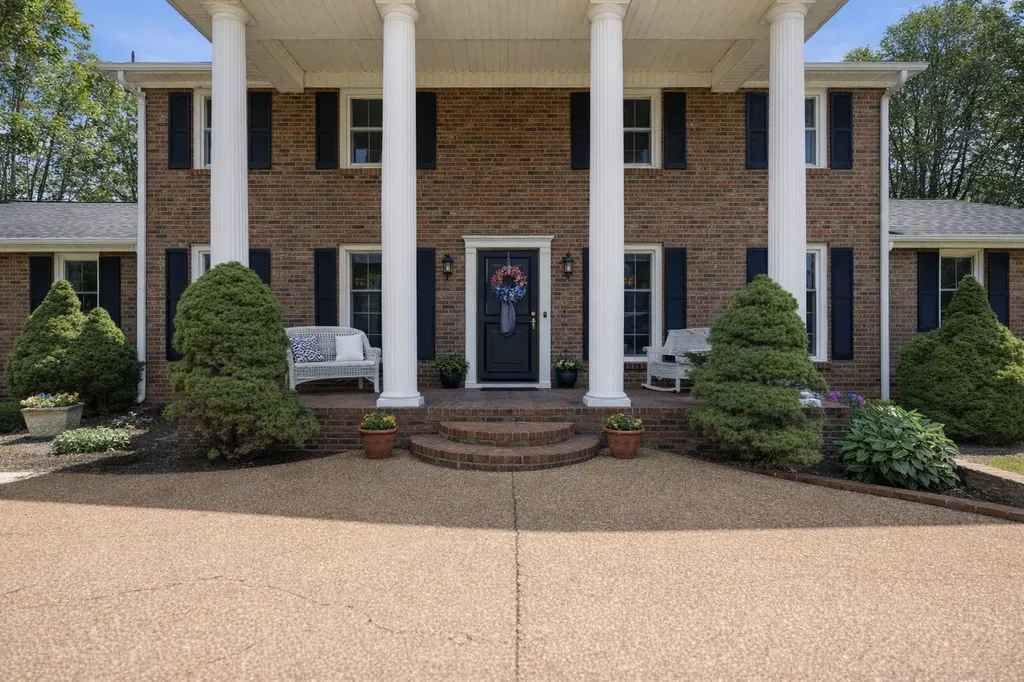 1004 Longview Drive Hendersonville TN 37075