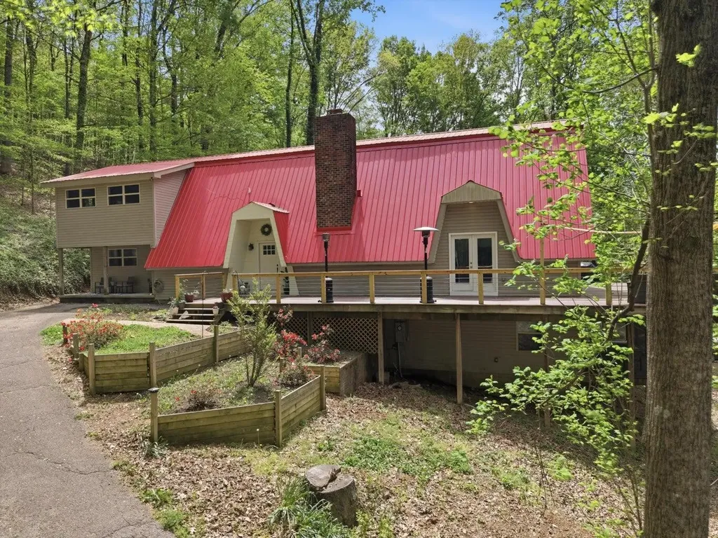 207 County Road 90 Riceville TN 37370