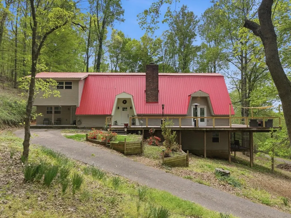 207 County Road 90 Riceville TN 37370