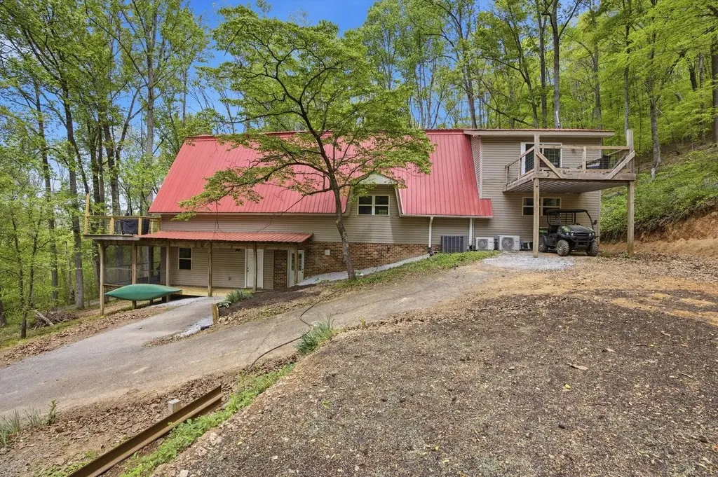 207 County Road 90 Riceville TN 37370