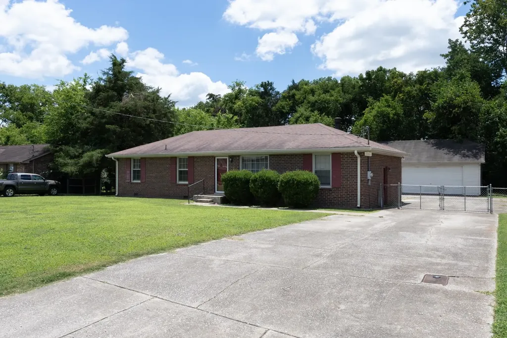 121 Bostring Drive Hendersonville TN 37075