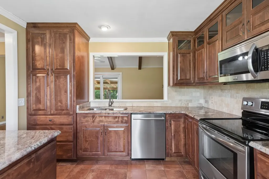 121 Bostring Drive Hendersonville TN 37075