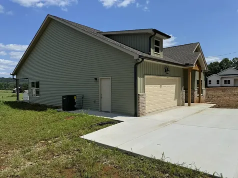 2266 White Ridge Road Pelham TN 37366