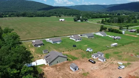 2266 White Ridge Road Pelham TN 37366