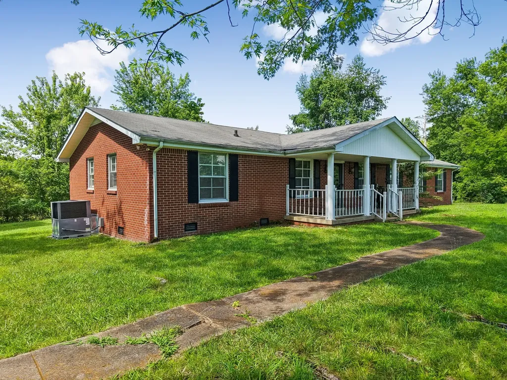 3320 Highway 49, E Charlotte TN 37036