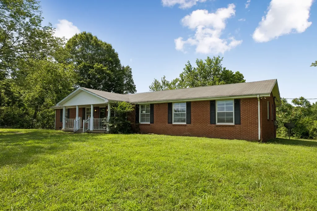 3320 Highway 49, E Charlotte TN 37036