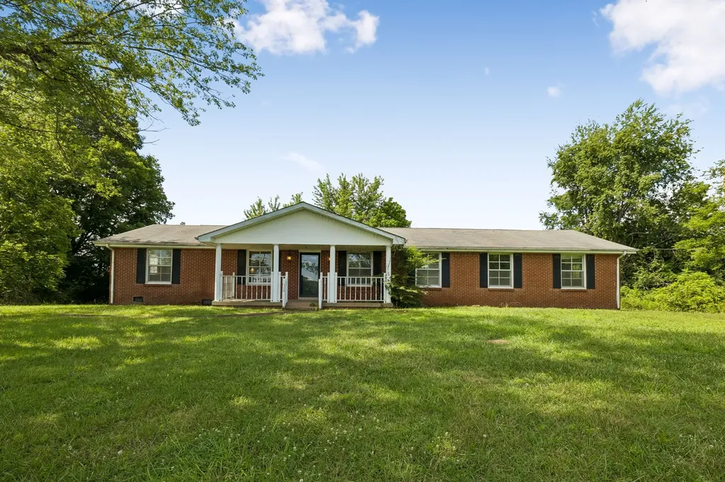 3320 Highway 49, E Charlotte TN 37036