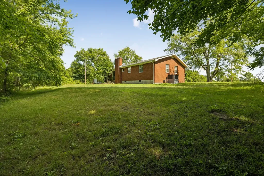3320 Highway 49, E Charlotte TN 37036