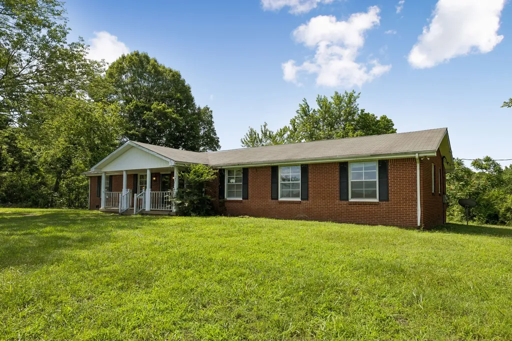 3320 Highway 49, E Charlotte TN 37036