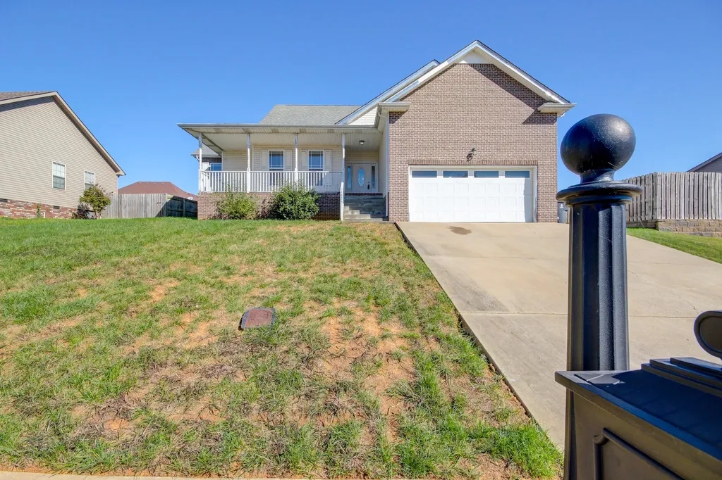 1625 Apache Way Clarksville TN 37042