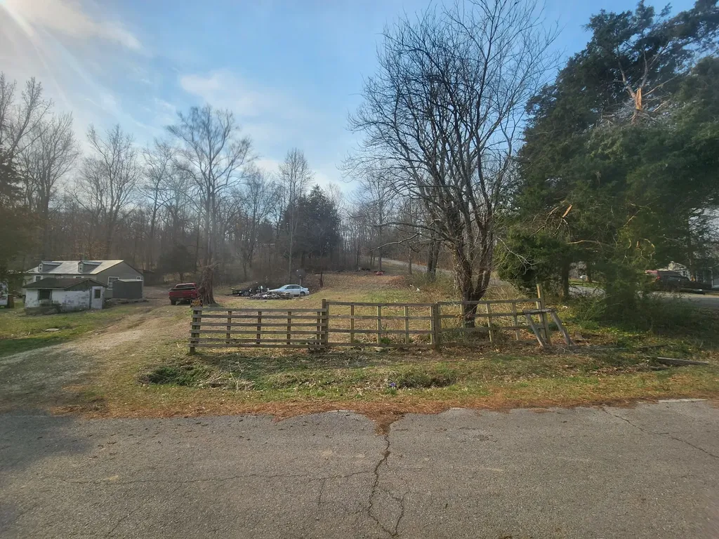 1200 Bloom Landing Road Charlotte TN 37036