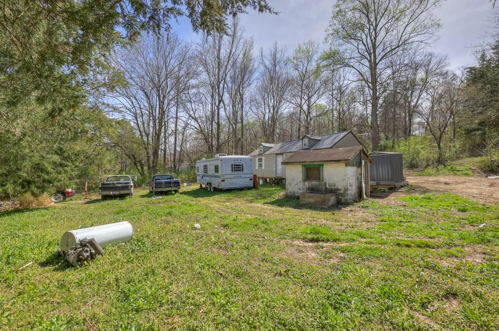 1200 Bloom Landing Road Charlotte TN 37036