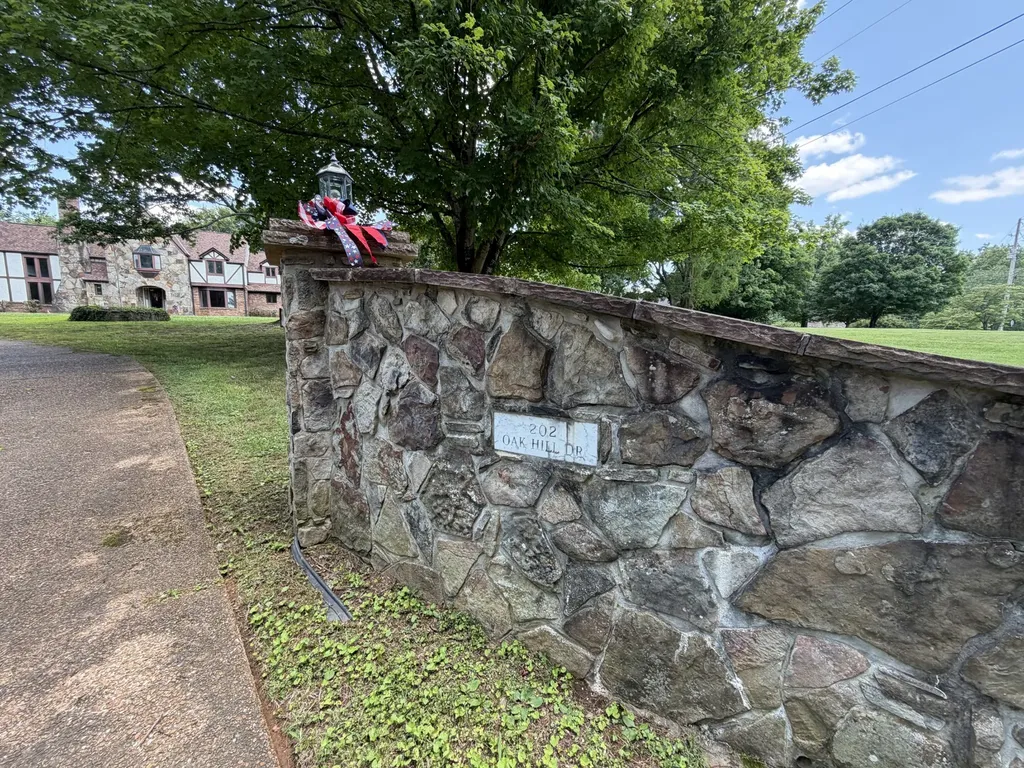 202 Oak Hill Drive Mcminnville TN 37110
