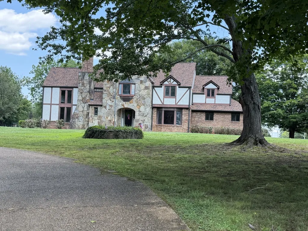 202 Oak Hill Drive Mcminnville TN 37110